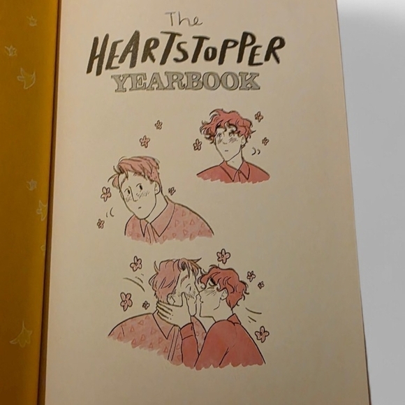 The Heartstopper Yearbook By Alice Oseman ~ 2022 (Hardcover 1st Edition) - Picture 4 of 15